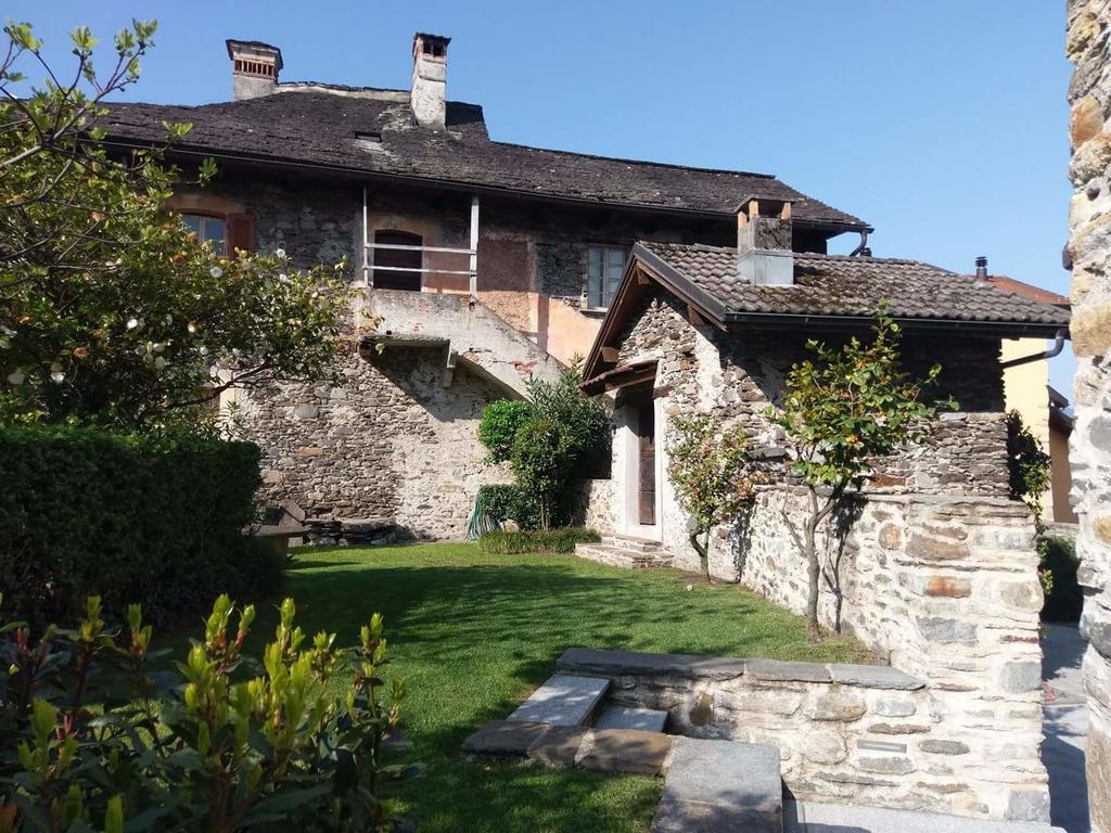 Corte Delle Camelie Gambarogno Exteriör bild
